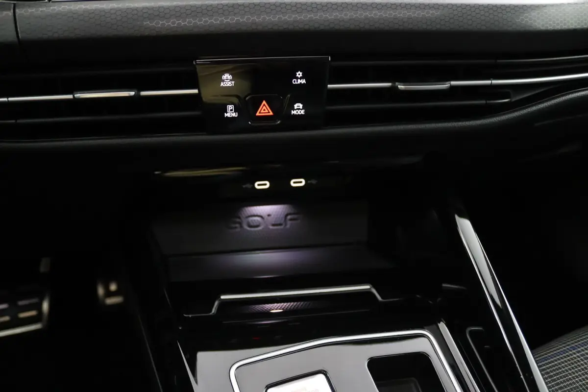 1.4 eHybrid GTE*ACC*ECC*PANO*IQLIGHT*NAVI*VIRTUAL*
