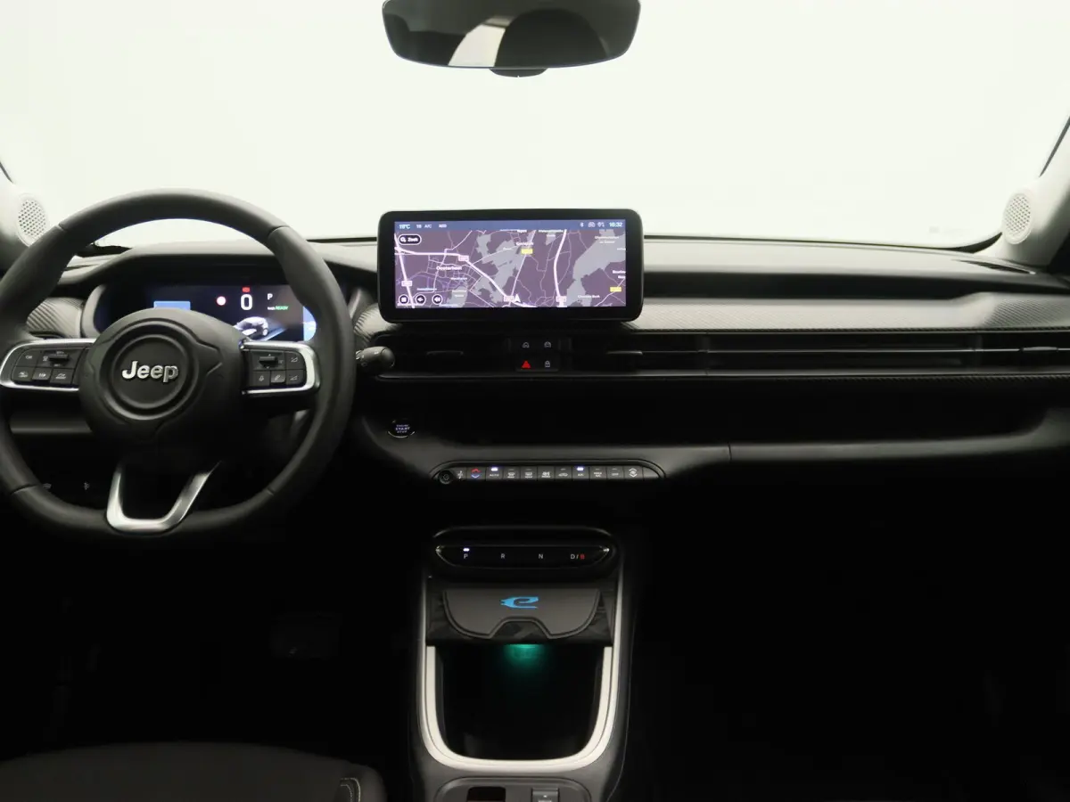 Black Edition 54 kWh | Parkeersensoren | Camera | Apple Carplay/Android Auto | Climate control