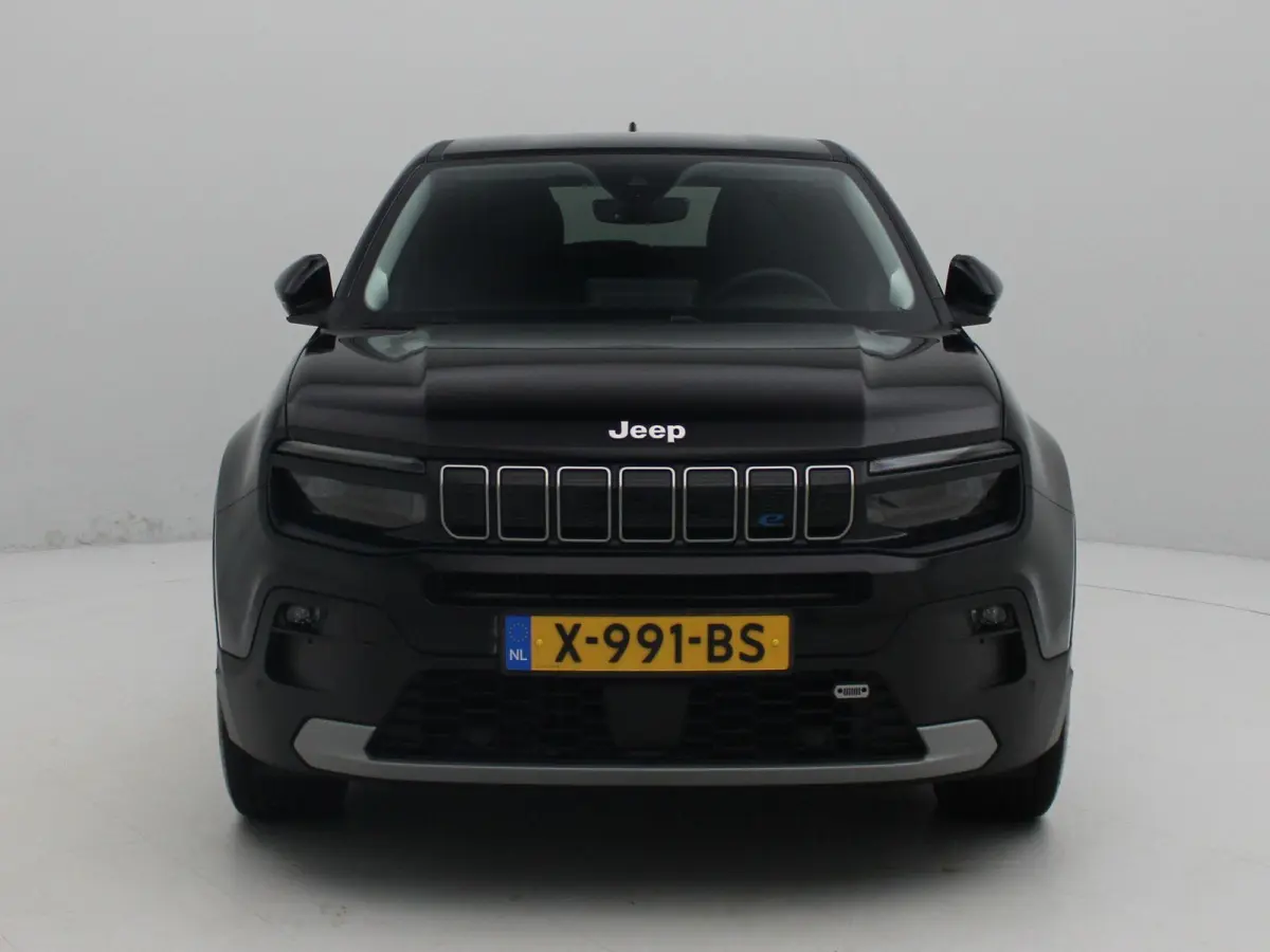 Black Edition 54 kWh | Parkeersensoren | Camera | Apple Carplay/Android Auto | Climate control