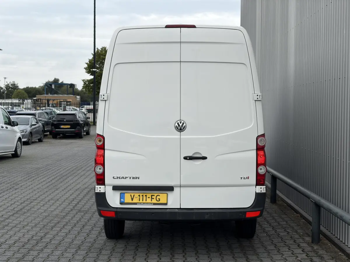 32 2.0 TDI L2H2*A/C*CRUISE*NAVI*PDC*3-PERS*