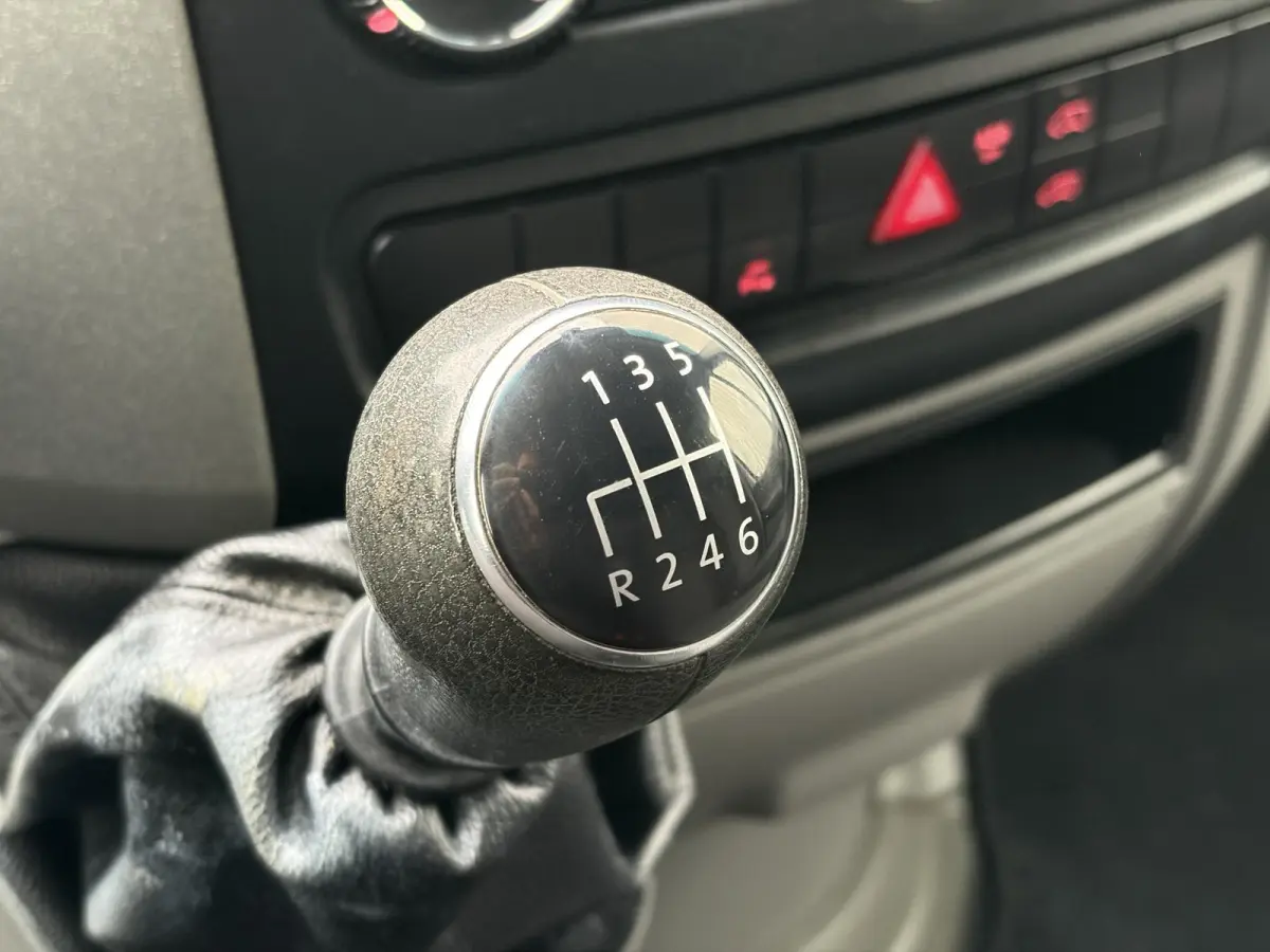 32 2.0 TDI L2H2*A/C*CRUISE*NAVI*PDC*3-PERS*