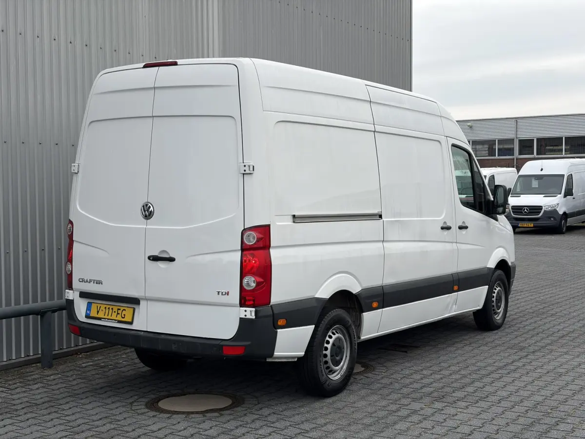 32 2.0 TDI L2H2*A/C*CRUISE*NAVI*PDC*3-PERS*