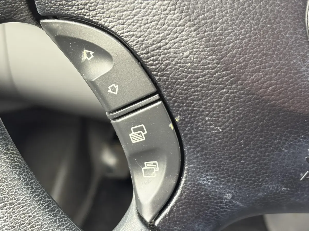 32 2.0 TDI L2H2*A/C*CRUISE*NAVI*PDC*3-PERS*