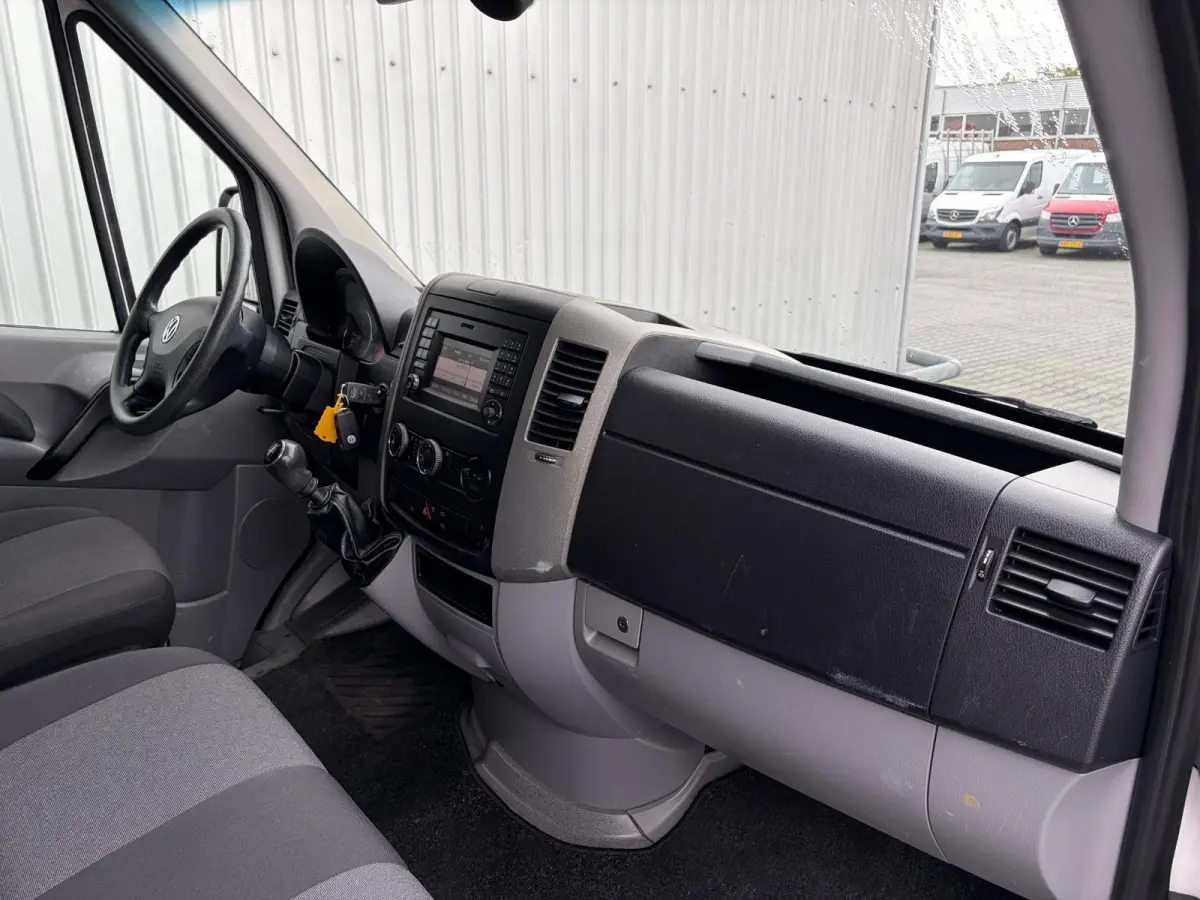 32 2.0 TDI L2H2*A/C*CRUISE*NAVI*PDC*3-PERS*