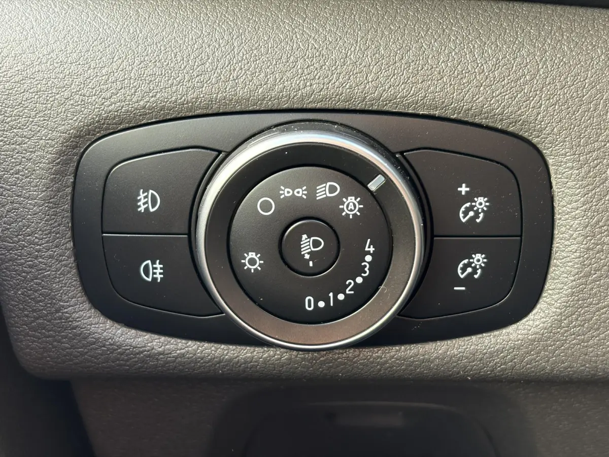 300 2.0 TDCI L1H1*HAAK*CRUISE*A/C*TEL*
