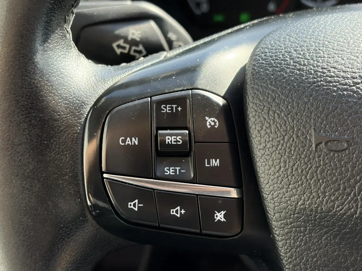 300 2.0 TDCI L1H1*HAAK*CRUISE*A/C*TEL*