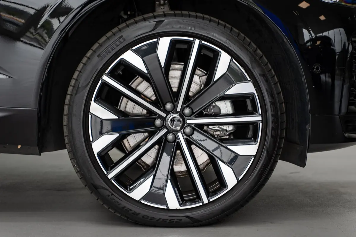 T6 350PK AWD Ultra Dark | 21" | Luchtvering | Trekhaak | facelift | HUD | Priv. glas