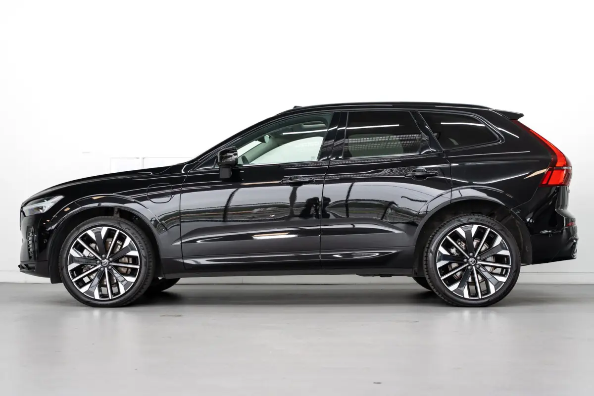 T6 350PK AWD Ultra Dark | 21" | Luchtvering | Trekhaak | facelift | HUD | Priv. glas