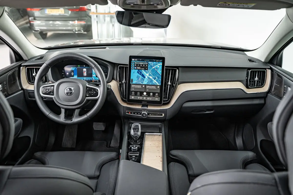 T6 350PK AWD Ultra Dark | 21" | Luchtvering | Trekhaak | facelift | HUD | Priv. glas