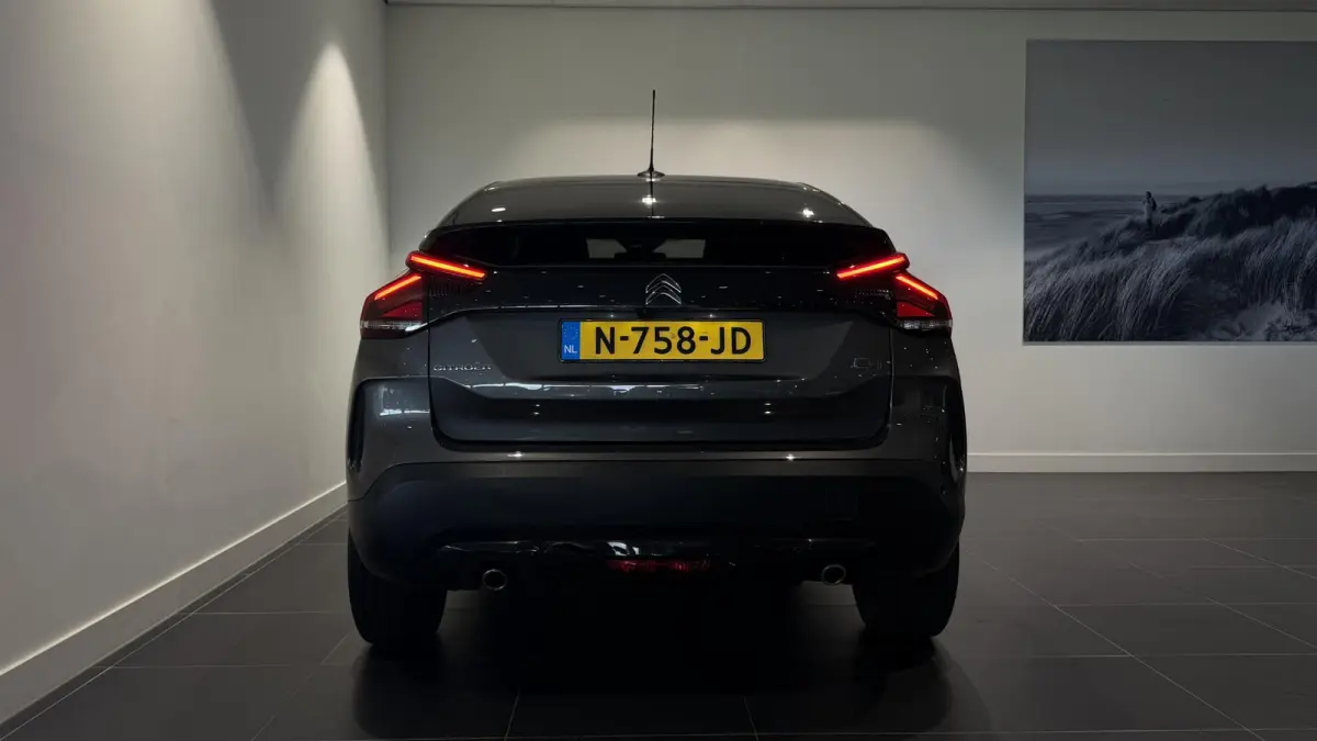Shine - AUTOMAAT - GETINT GLAS - HEAD-UP DISPLAY - STOEL-EN STUURVERWARMING