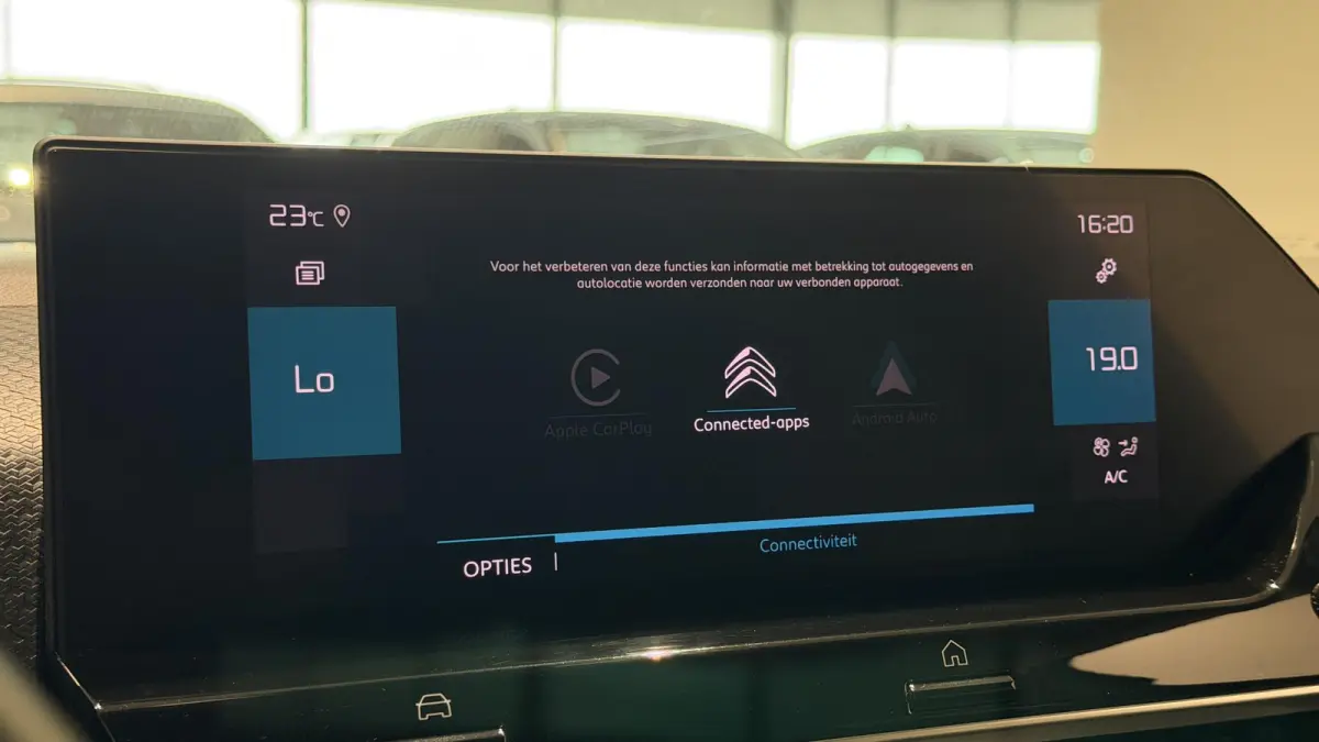 Shine - AUTOMAAT - GETINT GLAS - HEAD-UP DISPLAY - STOEL-EN STUURVERWARMING