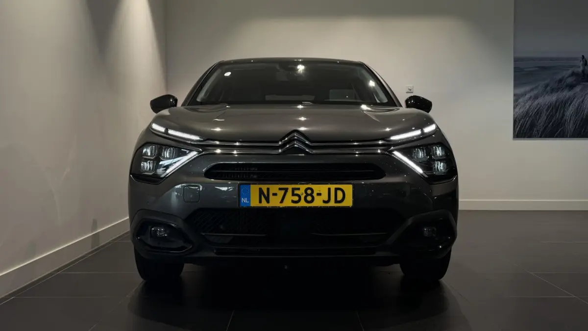 Shine - AUTOMAAT - GETINT GLAS - HEAD-UP DISPLAY - STOEL-EN STUURVERWARMING