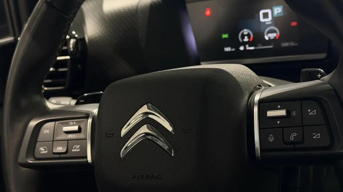 Shine - AUTOMAAT - GETINT GLAS - HEAD-UP DISPLAY - STOEL-EN STUURVERWARMING