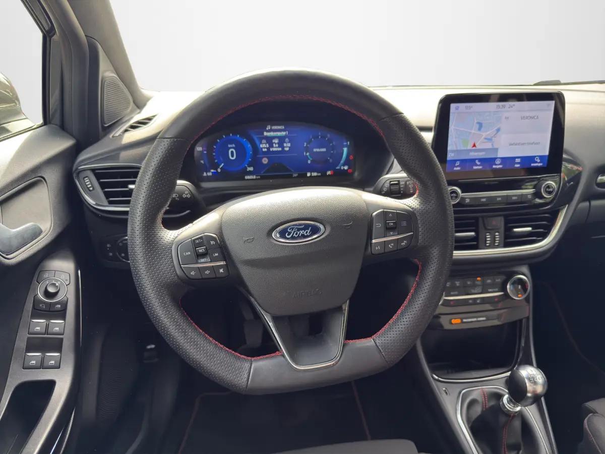 1.0 EcoBoost ST-Line 125pk | Winter- & Comfort Pack | Trekhaak | Privacy Glass | Navi & Carplay |