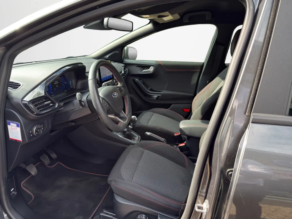 1.0 EcoBoost ST-Line 125pk | Winter- & Comfort Pack | Trekhaak | Privacy Glass | Navi & Carplay |