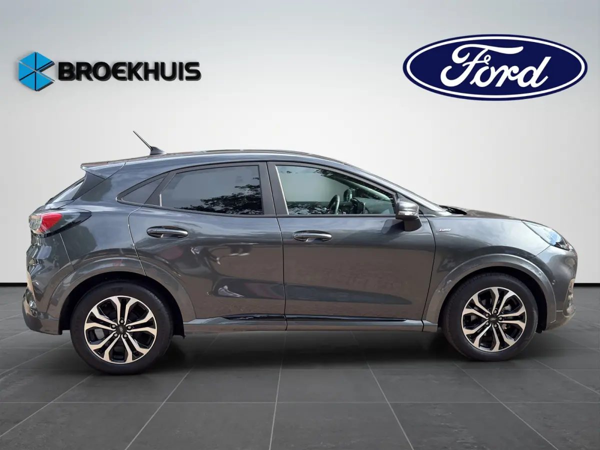1.0 EcoBoost ST-Line 125pk | Winter- & Comfort Pack | Trekhaak | Privacy Glass | Navi & Carplay |