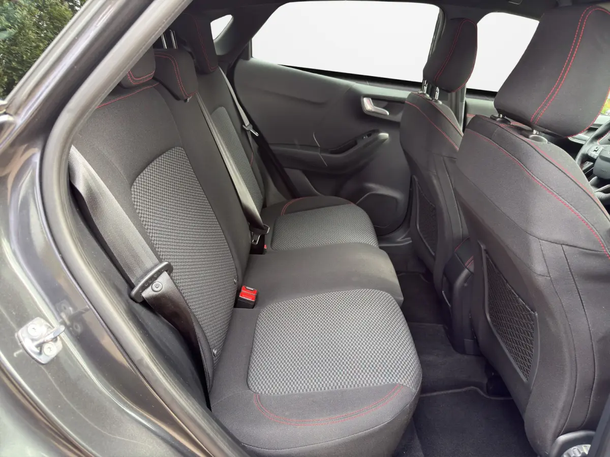 1.0 EcoBoost ST-Line 125pk | Winter- & Comfort Pack | Trekhaak | Privacy Glass | Navi & Carplay |