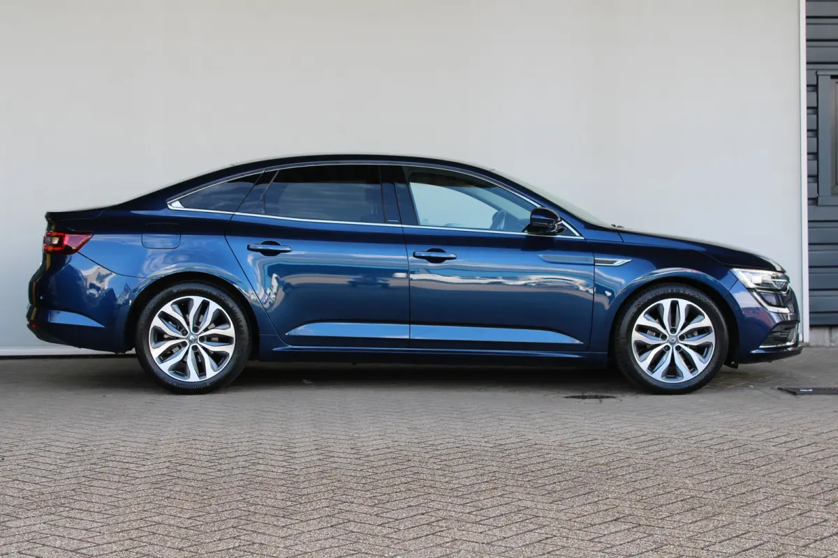 1.6 TCe Intens | 4-Control | Climate control | Keyless entry | Navigatie | 18` lichtmetalen velgen