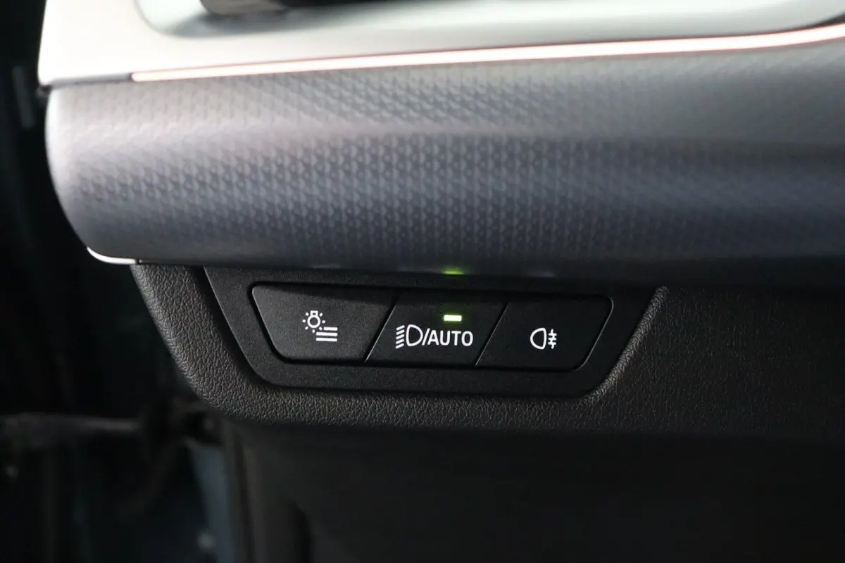 eDrive20 67 kWh M Sport Edition | SOH 100% | Trekhaak | Panoramadak | 19inch | M-Sport Pro