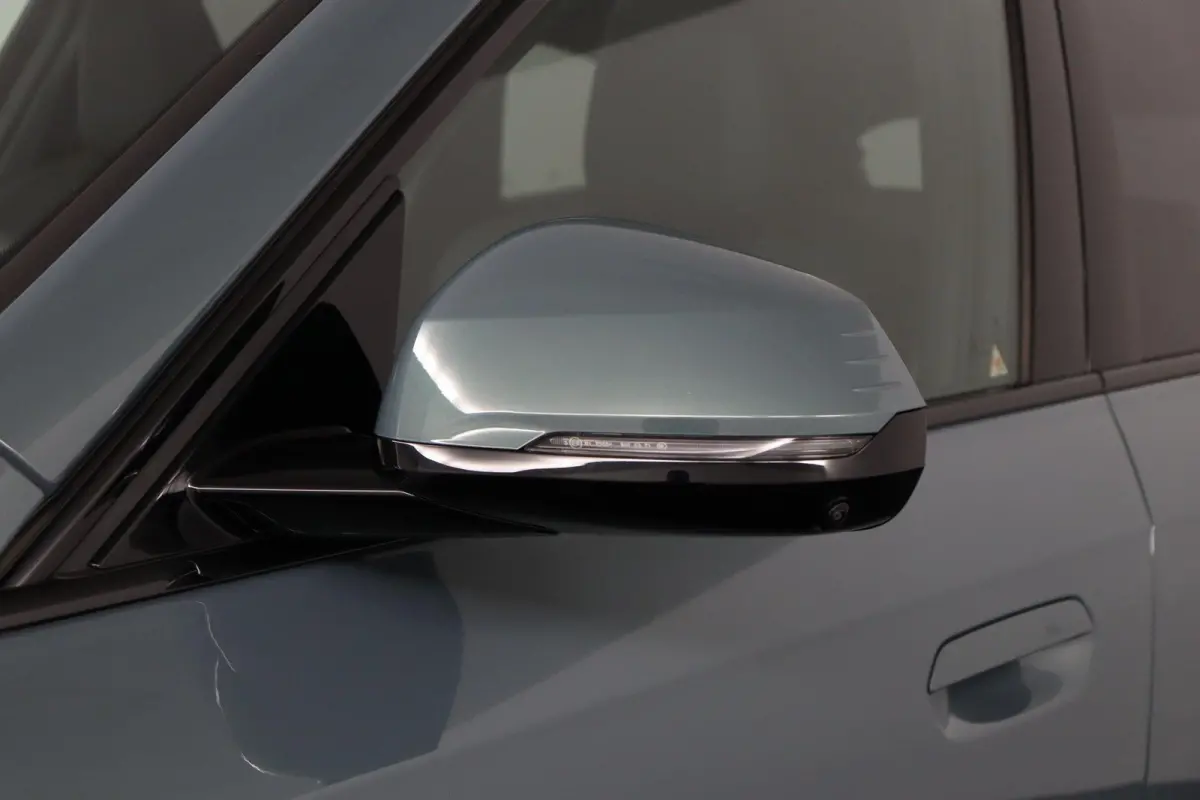 eDrive20 67 kWh M Sport Edition | SOH 100% | Trekhaak | Panoramadak | 19inch | M-Sport Pro