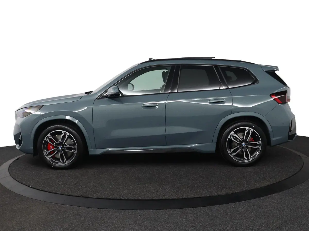eDrive20 67 kWh M Sport Edition | SOH 100% | Trekhaak | Panoramadak | 19inch | M-Sport Pro