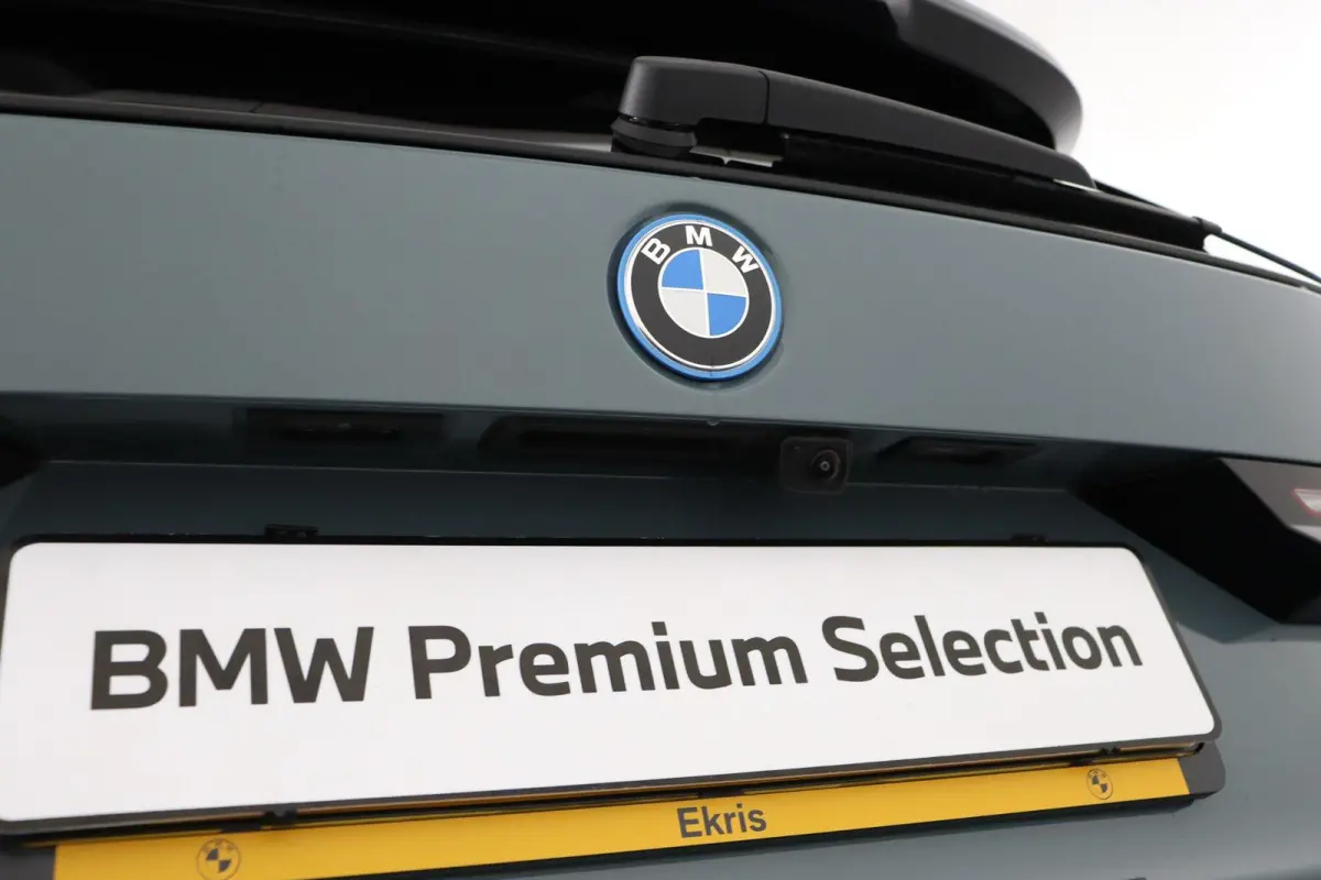 eDrive20 67 kWh M Sport Edition | SOH 100% | Trekhaak | Panoramadak | 19inch | M-Sport Pro