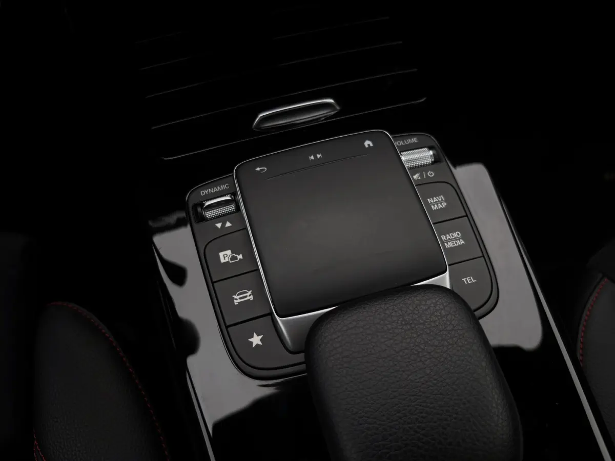 250 e AMG Line | Trekhaak | Camera | Cruise Control | Sfeer Verlichting |