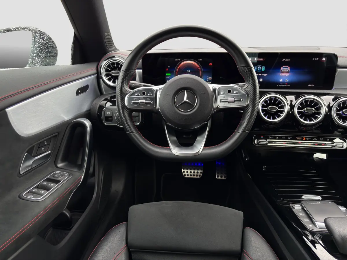 250 e AMG Line | Trekhaak | Camera | Cruise Control | Sfeer Verlichting |