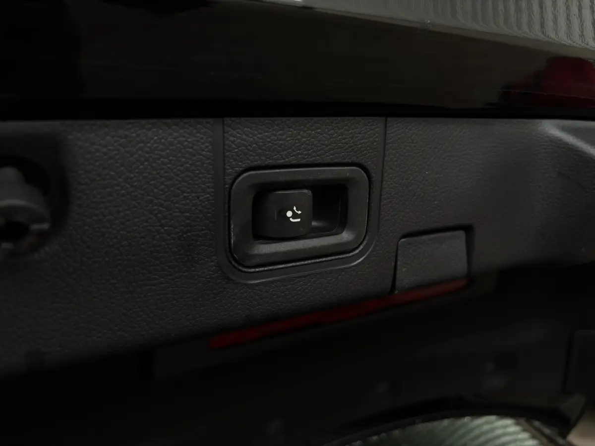 250 e AMG Line | Trekhaak | Camera | Cruise Control | Sfeer Verlichting |