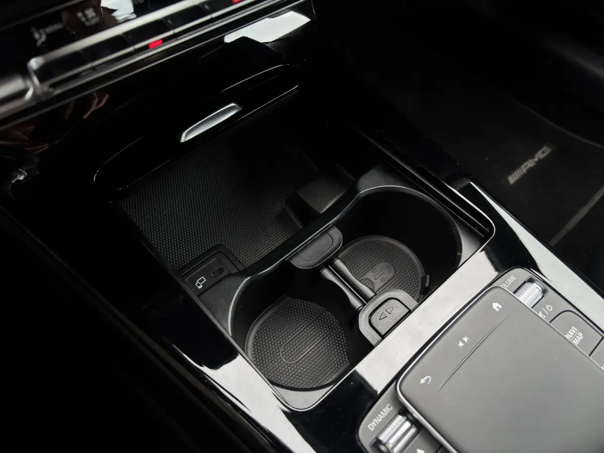 250 e AMG Line | Trekhaak | Camera | Cruise Control | Sfeer Verlichting |