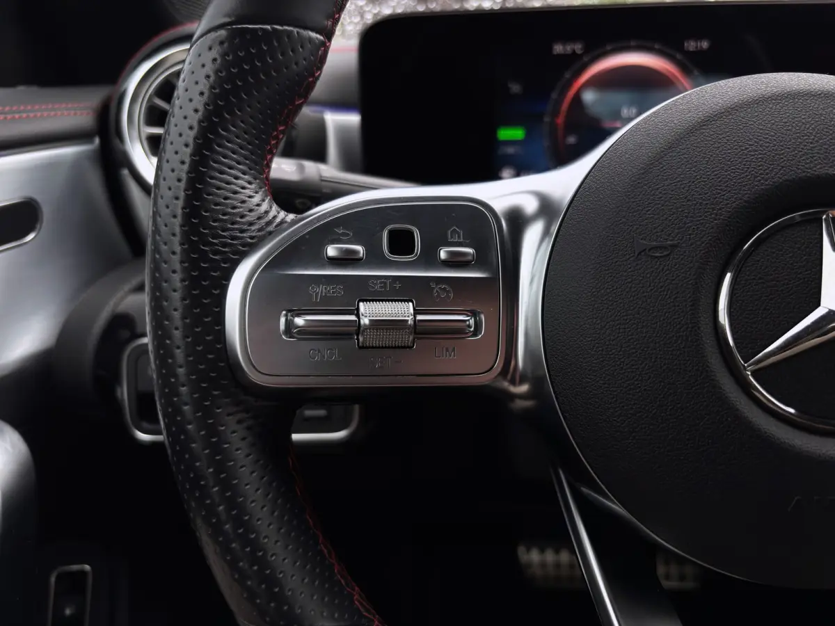 250 e AMG Line | Trekhaak | Camera | Cruise Control | Sfeer Verlichting |
