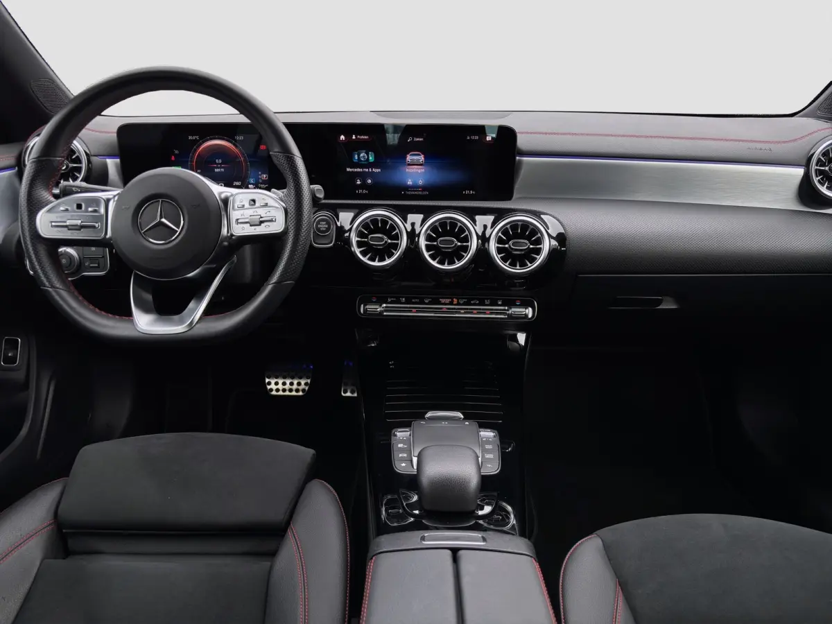 250 e AMG Line | Trekhaak | Camera | Cruise Control | Sfeer Verlichting |