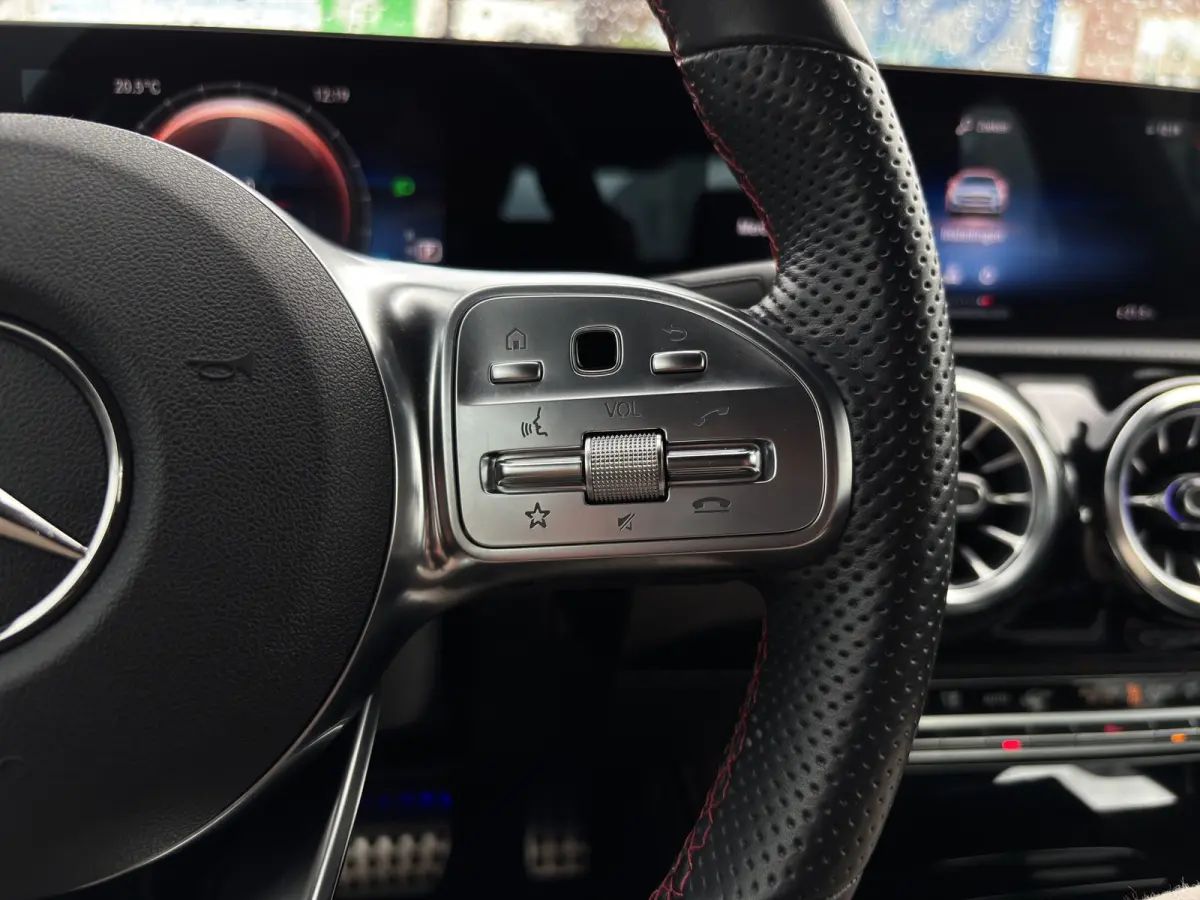 250 e AMG Line | Trekhaak | Camera | Cruise Control | Sfeer Verlichting |