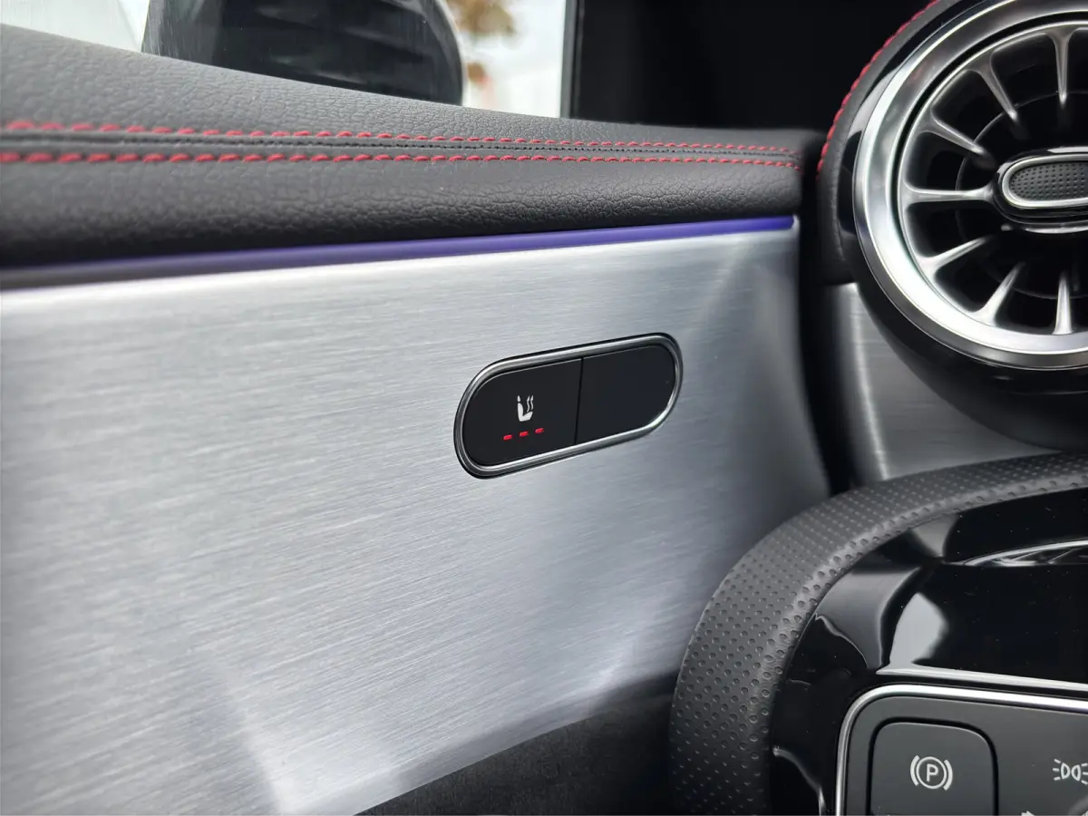 250 e AMG Line | Trekhaak | Camera | Cruise Control | Sfeer Verlichting |