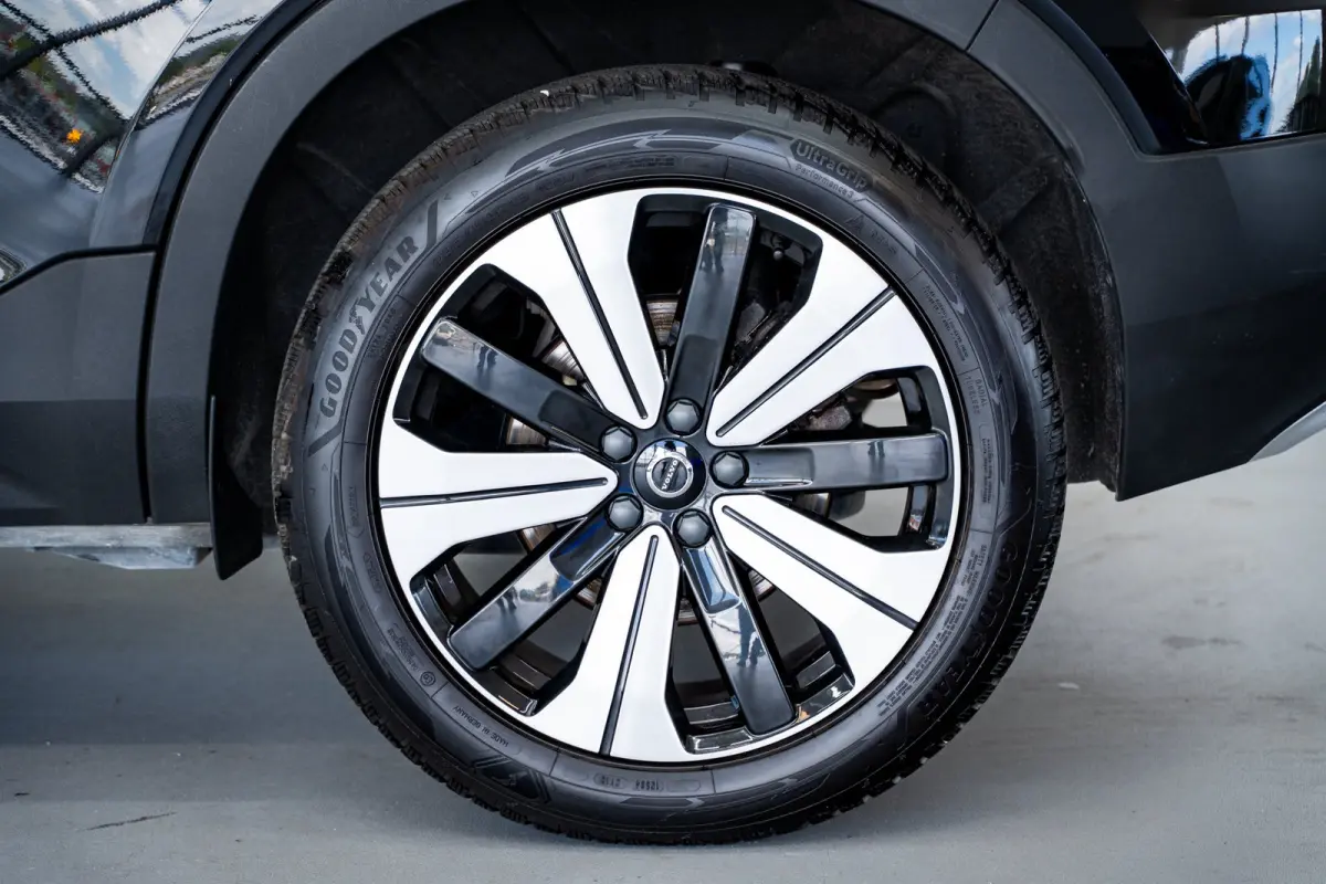 T5 262PK Inscription Expression | 19" | Nubuck | Park Assist Pack