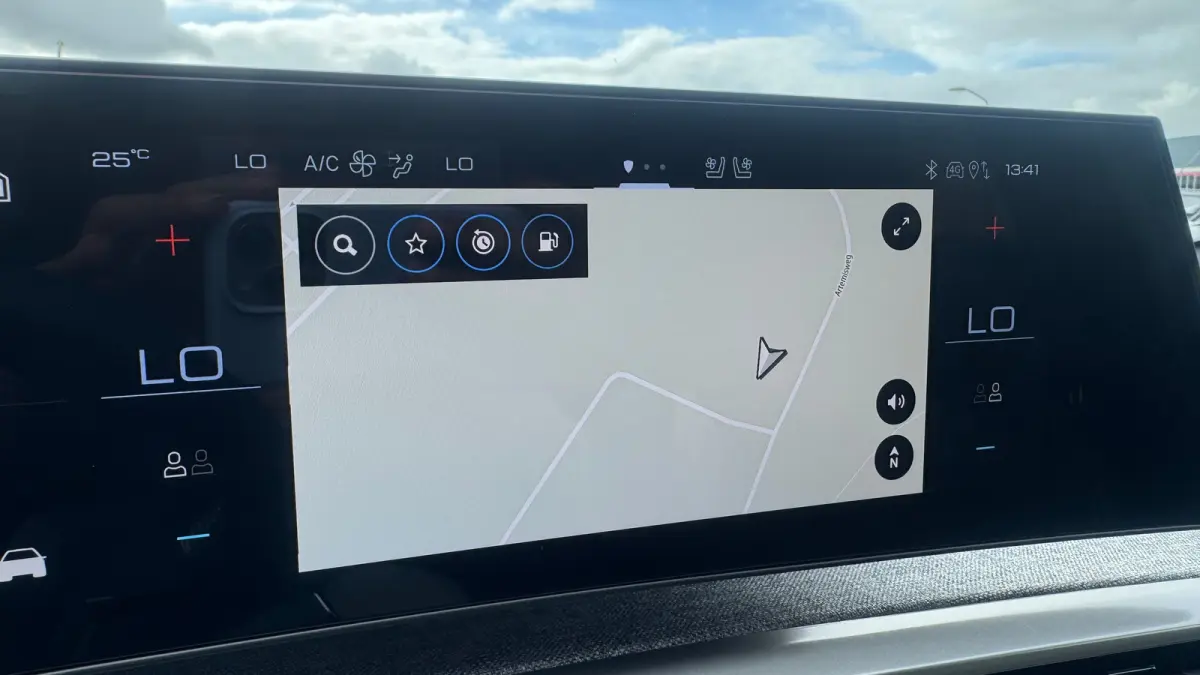 GT Exclusive | Adaptieve cruise control met Stop&Go functie | Elektrische parkeerrem | Extra getinte achterste zijruiten en achterruit