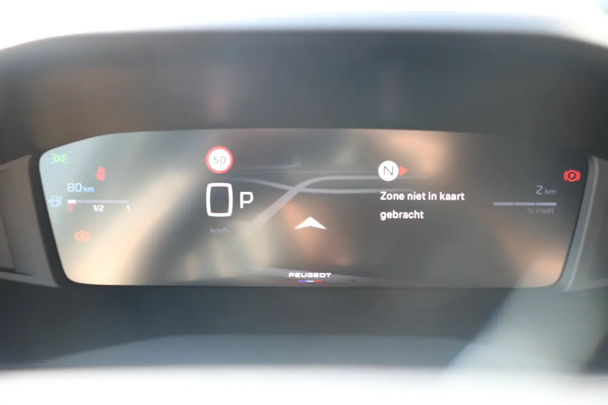 Allure | Adaptieve cruise control met Stop&Go functie | Elektrische parkeerrem | Extra getinte achterste zijruiten en achterruit