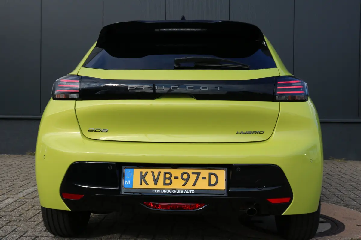 Allure | Adaptieve cruise control met Stop&Go functie | Elektrische parkeerrem | Extra getinte achterste zijruiten en achterruit