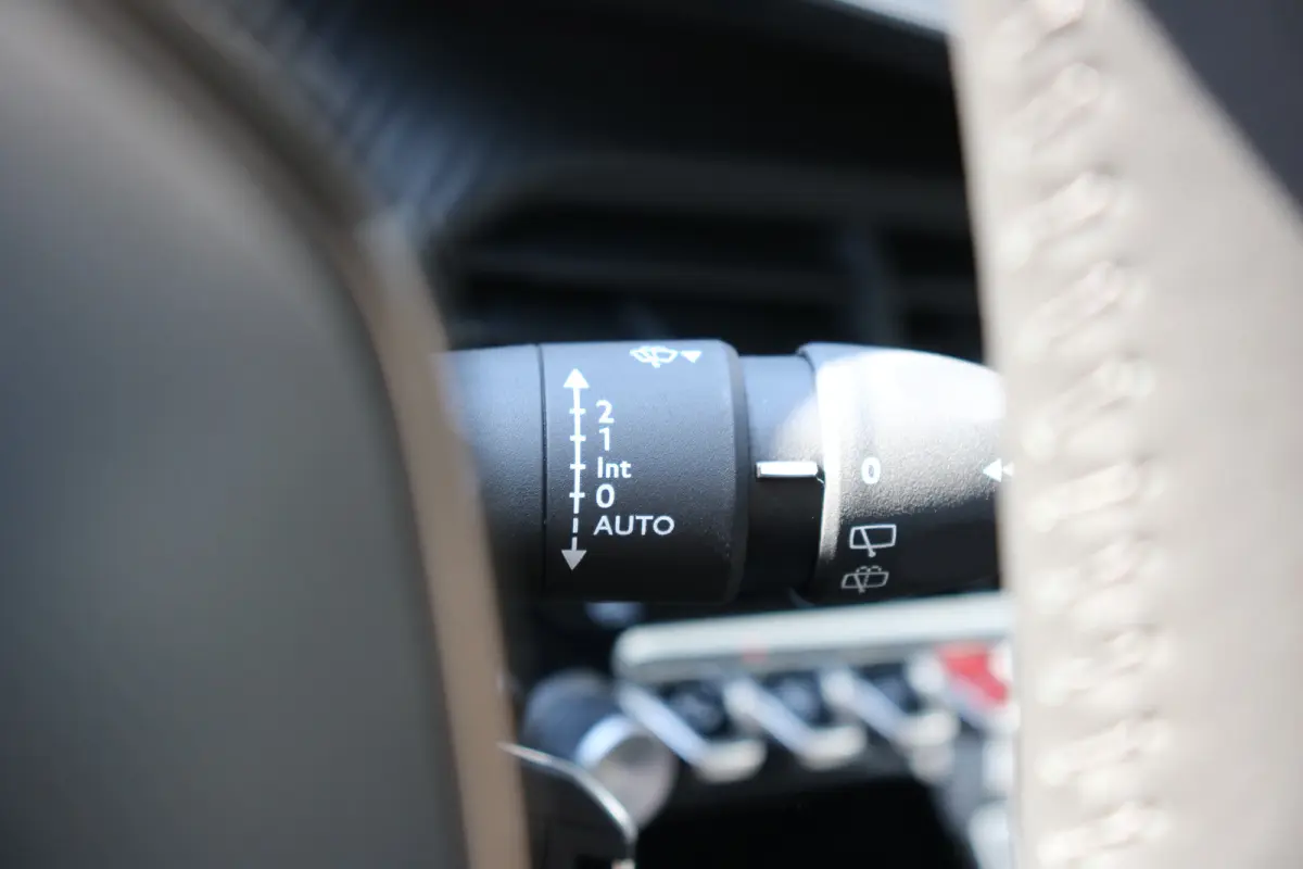 Allure | Adaptieve cruise control met Stop&Go functie | Elektrische parkeerrem | Extra getinte achterste zijruiten en achterruit