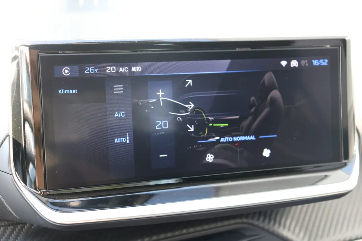 Allure | Adaptieve cruise control met Stop&Go functie | Elektrische parkeerrem | Extra getinte achterste zijruiten en achterruit