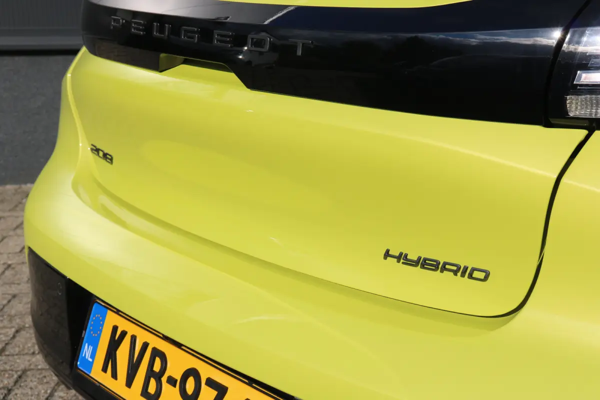 Allure | Adaptieve cruise control met Stop&Go functie | Elektrische parkeerrem | Extra getinte achterste zijruiten en achterruit