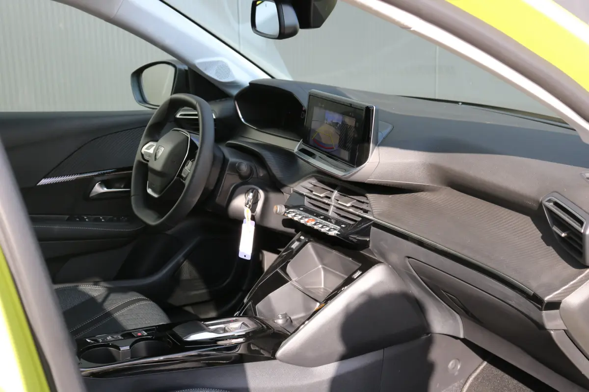 Allure | Adaptieve cruise control met Stop&Go functie | Elektrische parkeerrem | Extra getinte achterste zijruiten en achterruit