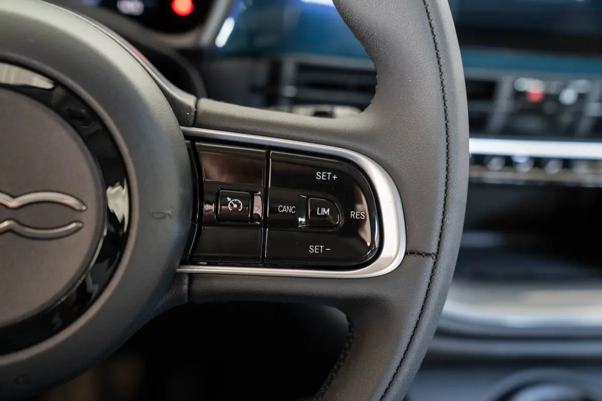 1.0 Hybrid Torino Launch Edition | Tot 8 Jaar Garantie | Climate Controle | Apple Carplay & Android Auto | Parkeersensoren | Lichtmetalen velgen |