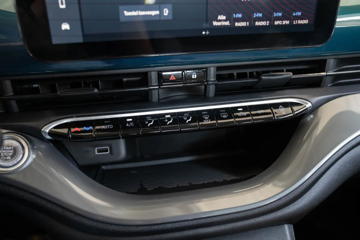 1.0 Hybrid Torino Launch Edition | Tot 8 Jaar Garantie | Climate Controle | Apple Carplay & Android Auto | Parkeersensoren | Lichtmetalen velgen |