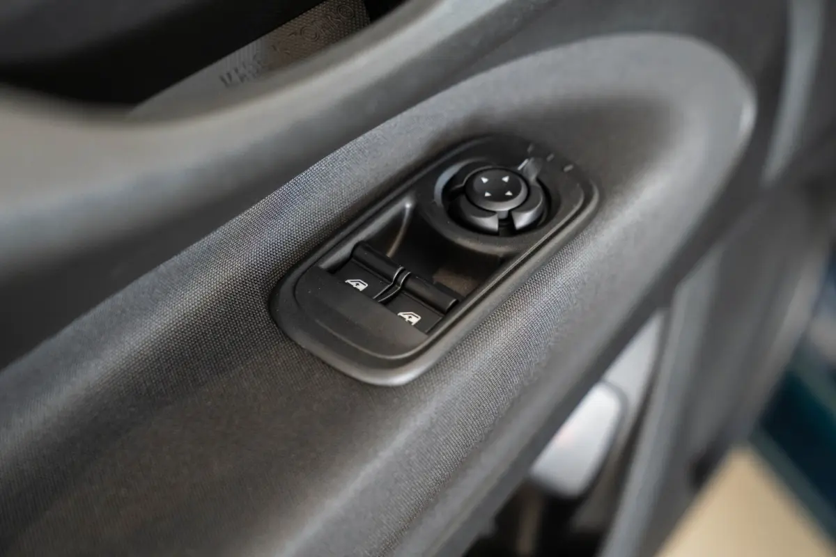 1.0 Hybrid Torino Launch Edition | Tot 8 Jaar Garantie | Climate Controle | Apple Carplay & Android Auto | Parkeersensoren | Lichtmetalen velgen |