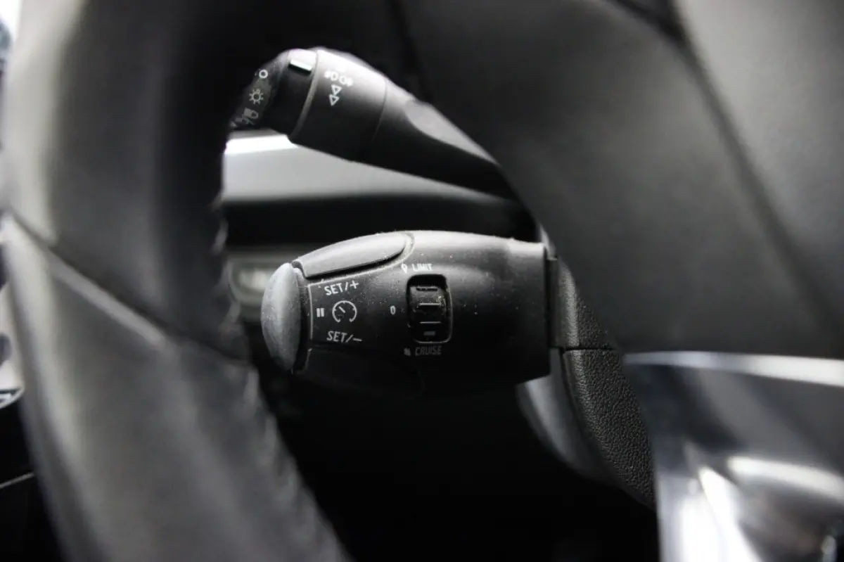1.2 PureTech Signature - Carplay, Navi, Cruise