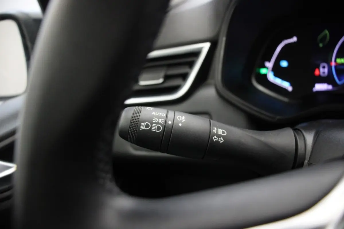 1.6 E-Tech Hybrid 145 Equilibre - Digitaal Cockpit, Carplay