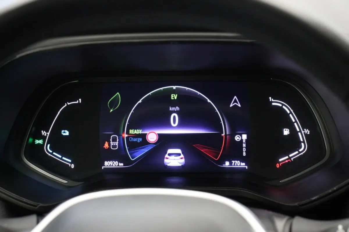 1.6 E-Tech Hybrid 145 Equilibre - Digitaal Cockpit, Carplay