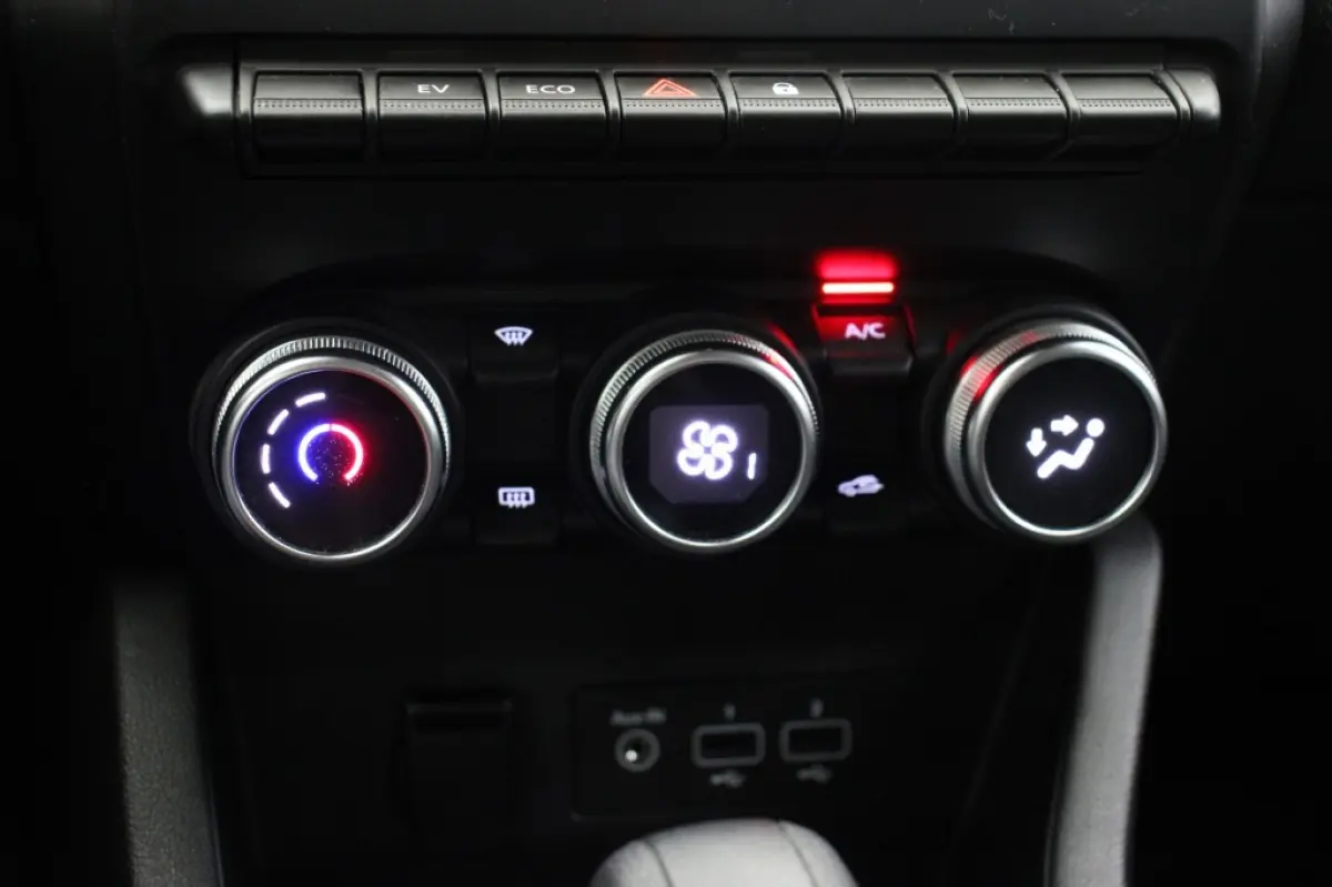1.6 E-Tech Hybrid 145 Equilibre - Digitaal Cockpit, Carplay