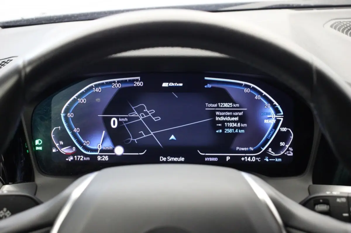 320e Business Edition Plus - Carplay, Leer, Stoelverw. Afn. Trekhaak